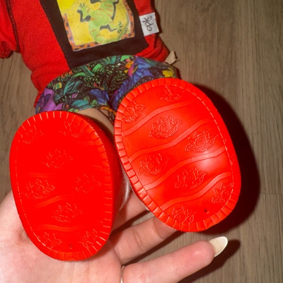 Vibrant Red Outfit Doll‎ with Patterned Shorts - Picture 3 of 7